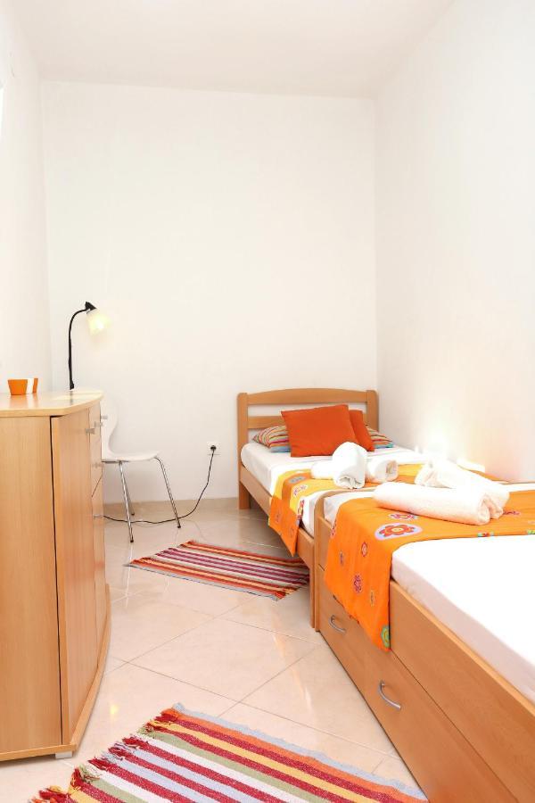 Apartments By The Sea Seget Vranjica, Trogir - 10328 Exterior foto
